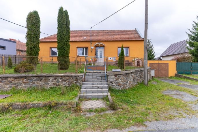 Prodej, Rodinný dům, 194 m², Otinoves