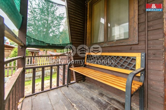 Prodej, Chata, Čím