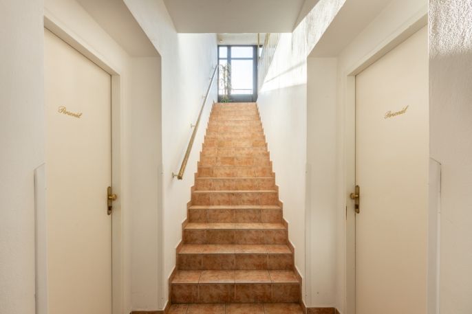 Prodej, Obchod a služby, Postoloprty