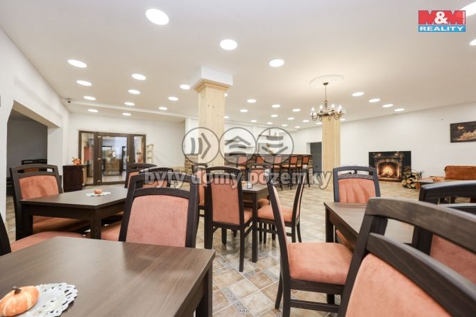 Prodej, Obchod a služby, Zvole