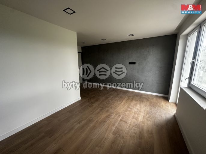 Prodej, Byt 3+kk, Dvory