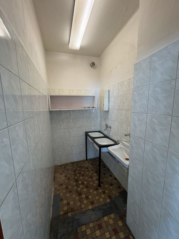 Pronájem, Obchod a služby, Libouchec
