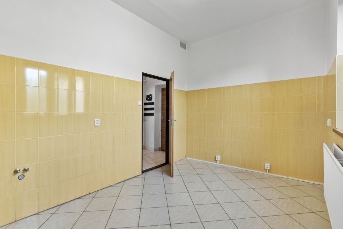 Pronájem, Obchod a služby, Semily