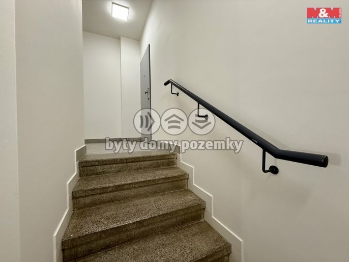 Pronájem, Byt 4+kk, Měchenice