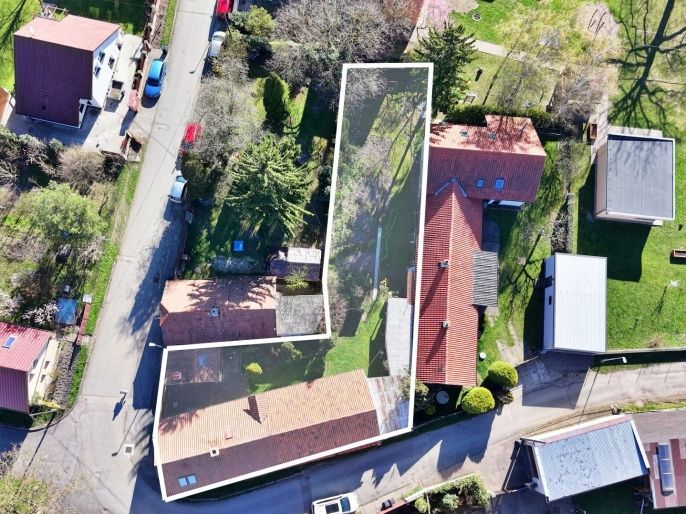 Prodej, Rodinný dům, Dvory