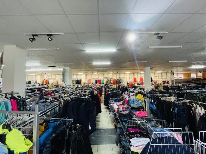 Pronájem, Obchod a služby, Most