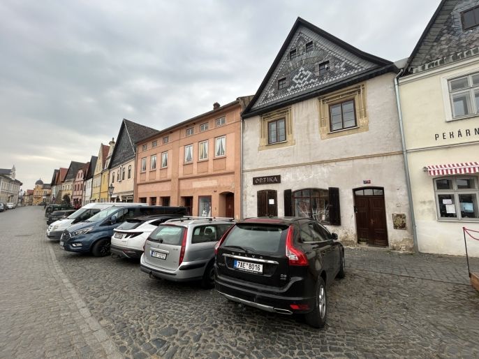 Pronájem, Obchod a služby, Úštěk