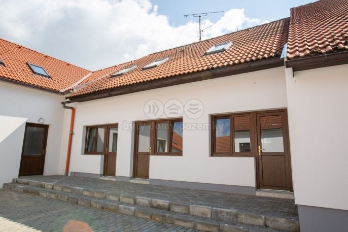 Pronájem, Byt 1+kk, Jindřichův Hradec