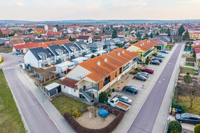 Pronájem, Byt 2+kk, Chvalovice