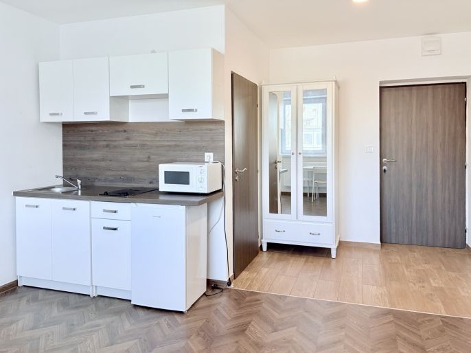 Pronájem, Byt 1+kk, Pardubice