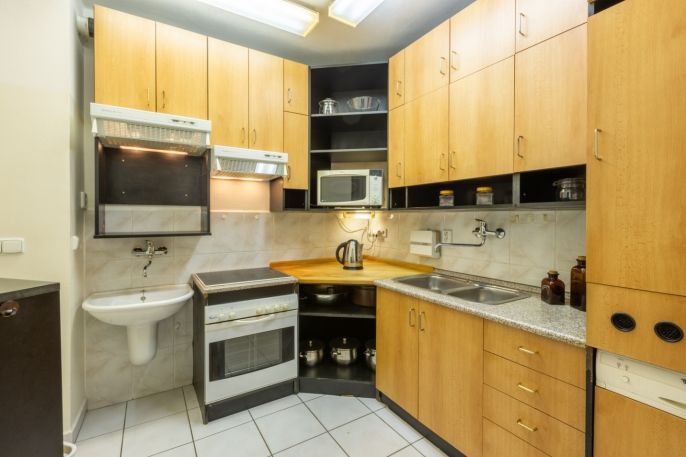 Prodej, Obchod a služby, Postoloprty