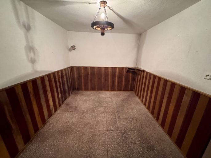 Prodej, Vinný sklep