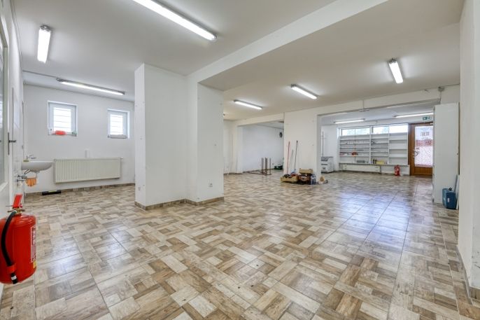 Pronájem, Obchod a služby, Nýřany