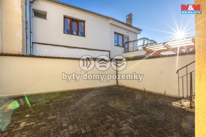 Prodej, Obchod a služby, Postoloprty