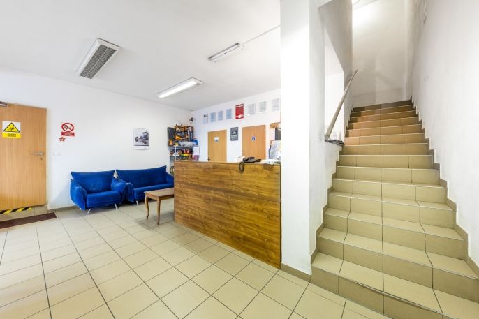 Prodej, Obchod a služby, Čebín