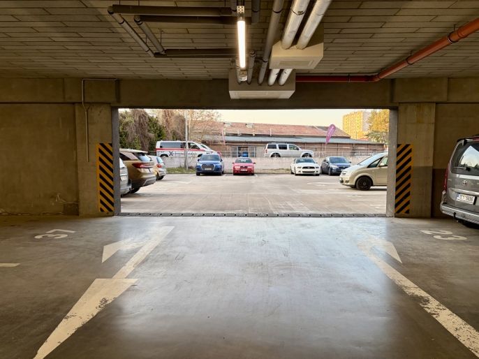 Prodej, Garážové stání, Pardubice