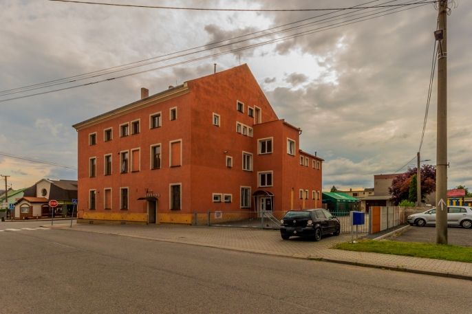 Prodej, Obchod a služby, Kravaře