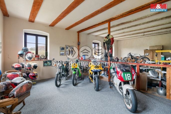 Prodej, Obchodní objekt, Povrly