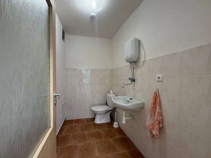 Pronájem, Obchod a služby, Polička