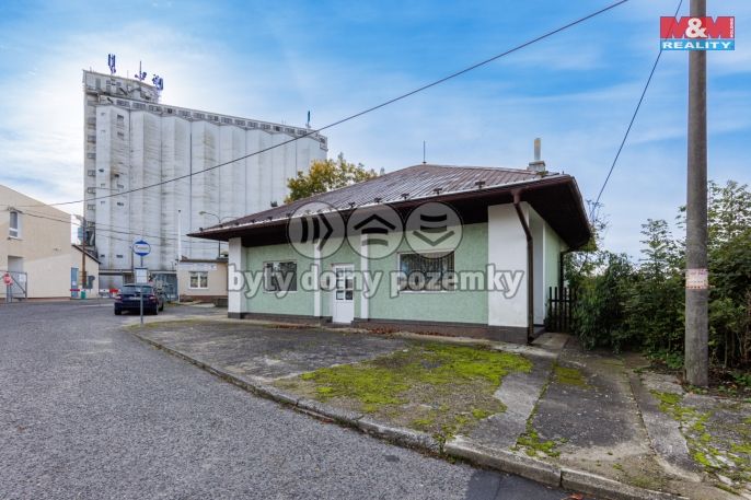 Prodej, Obchod a služby, Nebanice