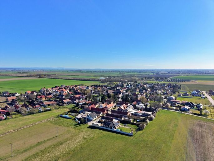 Prodej, Rodinný dům, Dvory