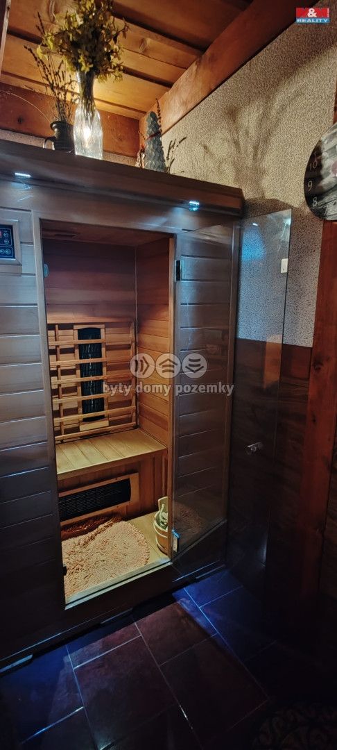 Pronájem, Byt 1+kk, Louňovice