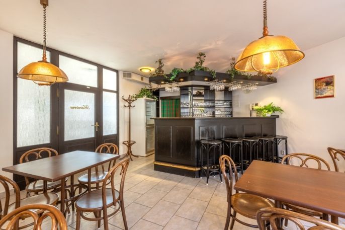 Prodej, Obchod a služby, Postoloprty