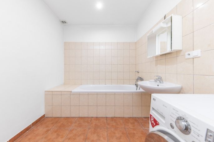 Prodej, Obchod a služby, Čebín