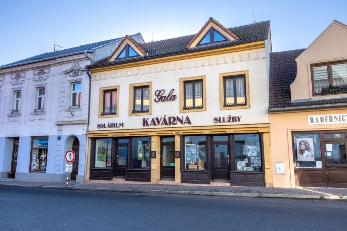 Prodej, Obchod a služby, Postoloprty