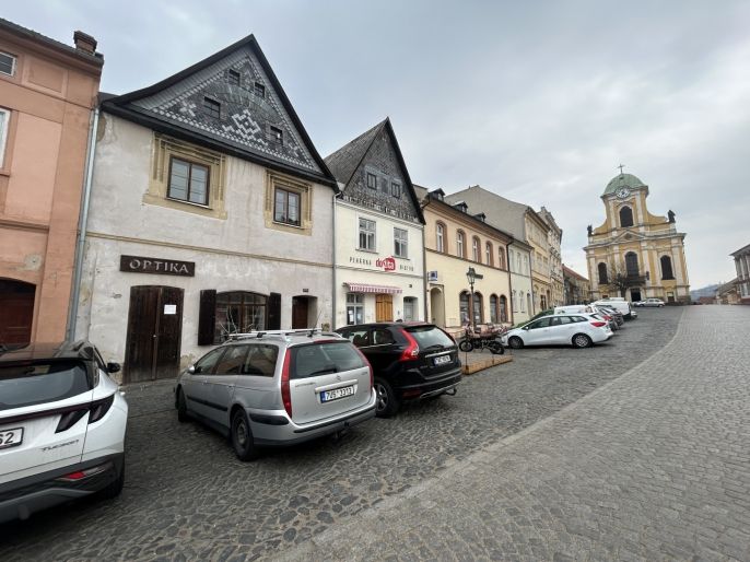 Pronájem, Obchod a služby, Úštěk