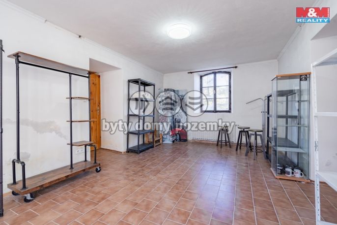 Prodej, Obchod a služby, Čížová