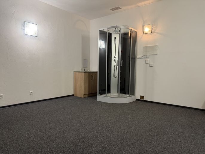 Prodej, Obchod a služby, Hluboká nad Vltavou