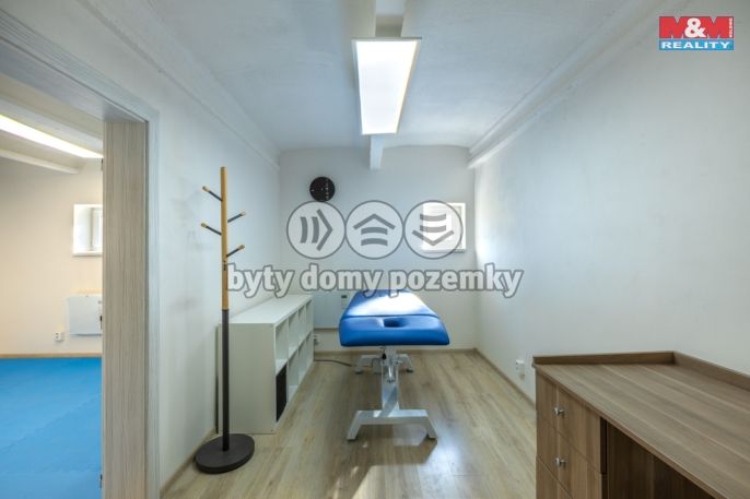 Pronájem, Obchod a služby, Louny