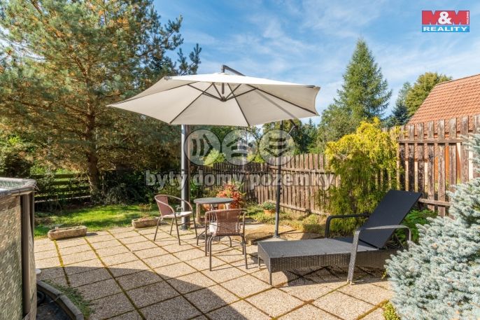 Prodej, Rodinný dům, Hajany