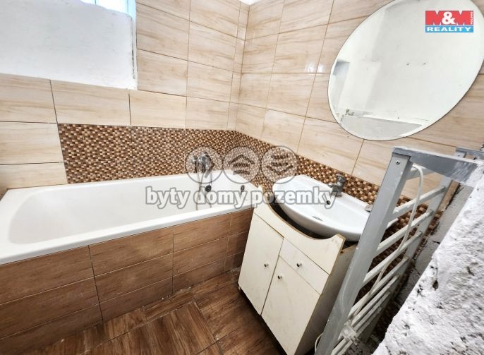 Prodej, Rodinný dům, Vroutek