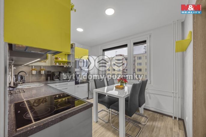 Prodej, Byt 4+1, Holice