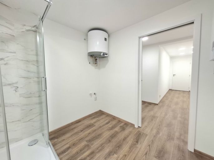 Pronájem, Byt 1+kk, Karlovy Vary