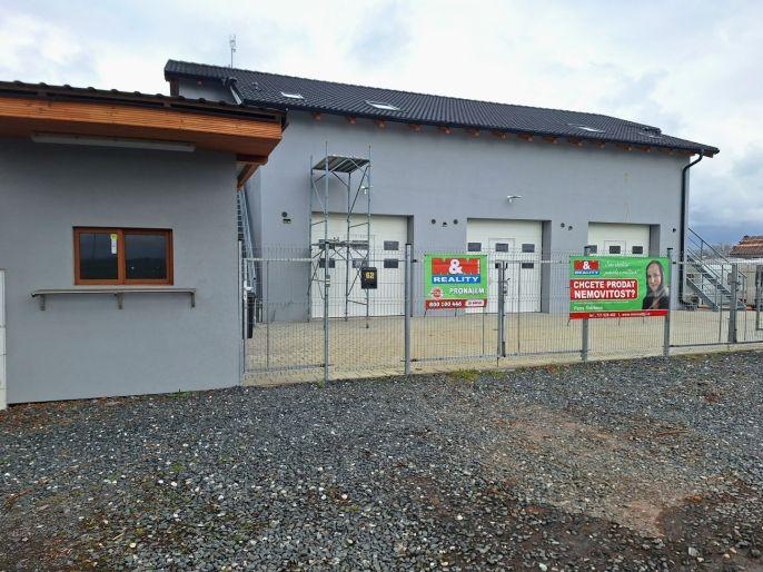 Pronájem, Obchod a služby, Rostoklaty