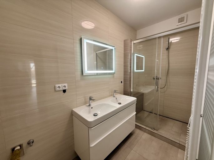 Pronájem, Byt 2+kk, Hradec Králové