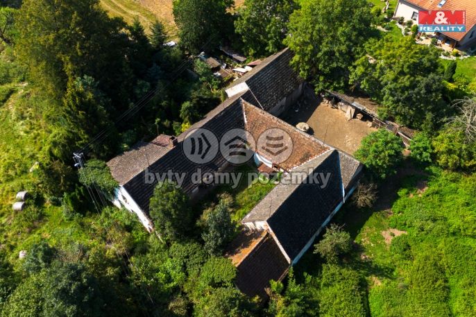 Prodej, Zemědělská usedlost, Hracholusky