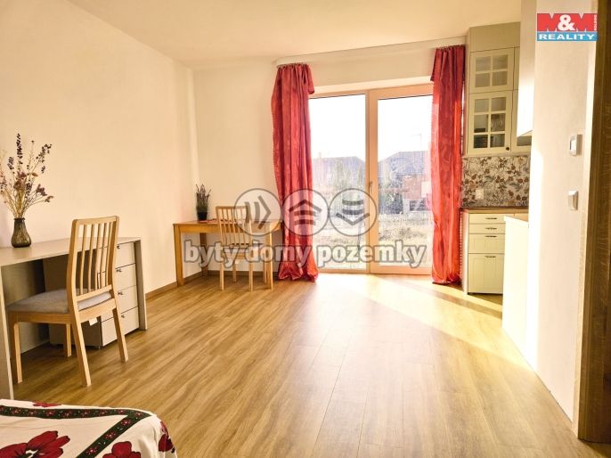 Pronájem, Byt 1+kk, Bradlec