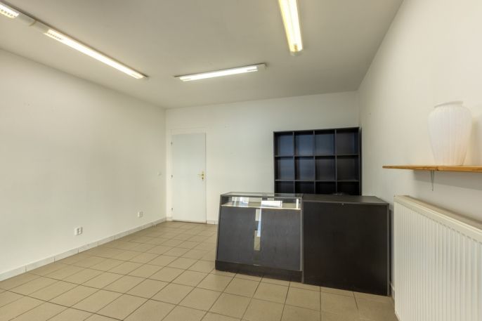 Prodej, Obchod a služby, Postoloprty