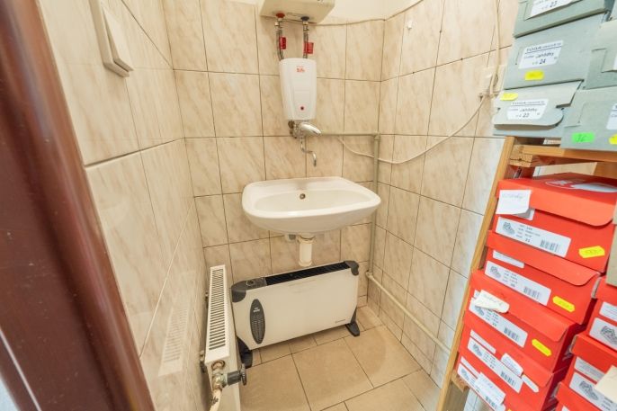 Prodej, Obchod a služby, Slaný