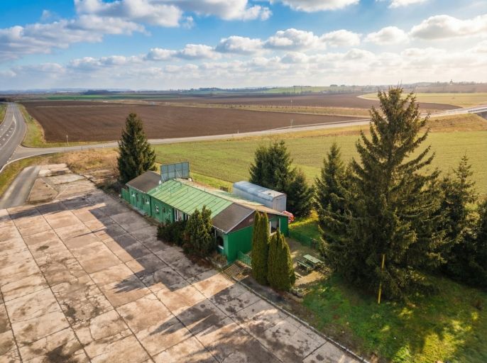 Prodej, Obchod a služby, Lochenice