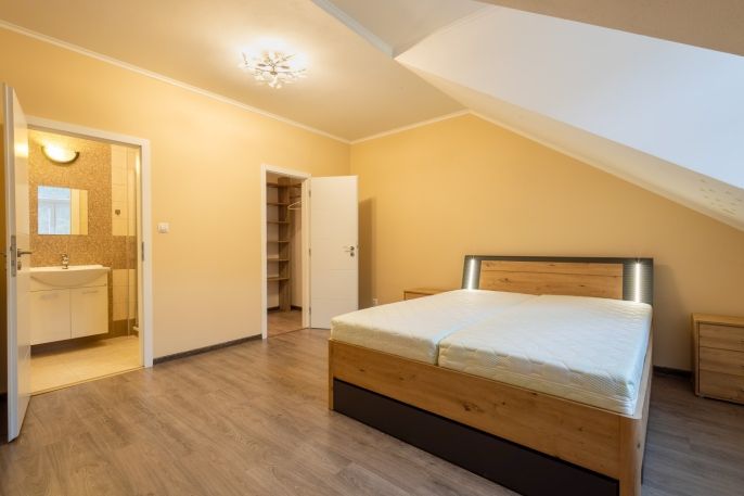 Pronájem, Byt 2+kk, Karlovy Vary