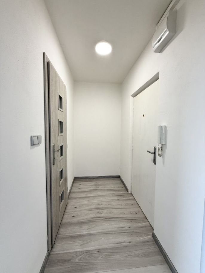 Pronájem, Byt 1+1, Most