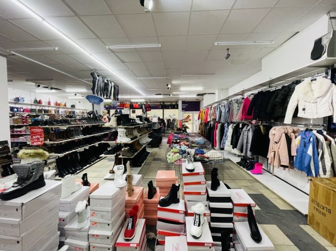 Pronájem, Obchod a služby, Most