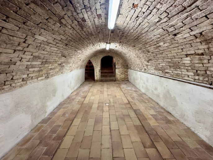 Prodej, Vinný sklep