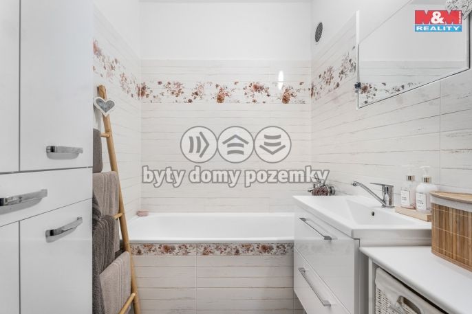 Prodej, Byt 4+1, Doksy