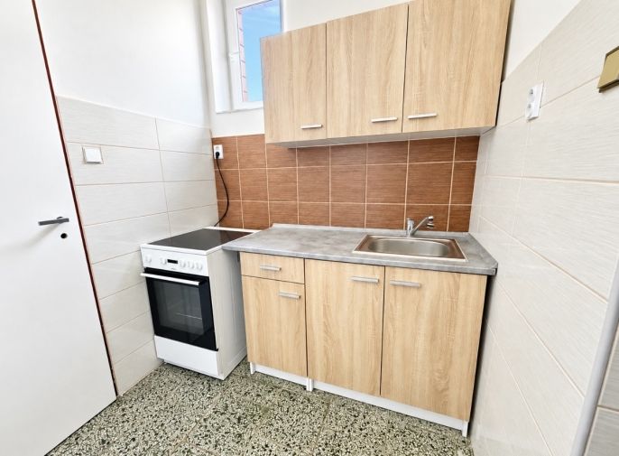 Pronájem, Obchod a služby, Klešice